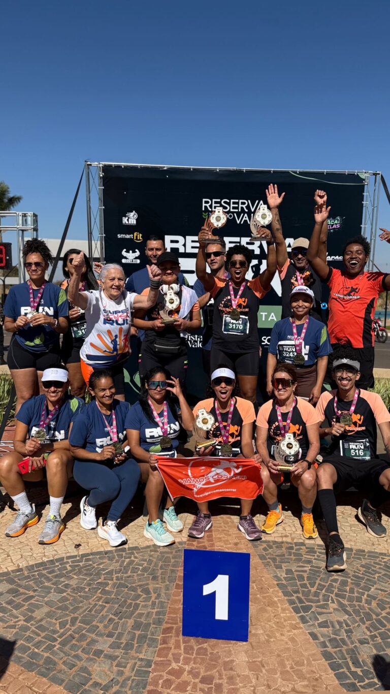 Competidores da Reserva Run comemoram sua colocação na corrida.